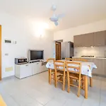 Aparthotel Iss Travel, L'avru - 700 M From La Cinta 3*
