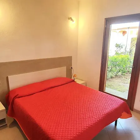 Aparthotel Iss Travel, L'avru - 700 M From La Cinta San Teodoro (Sardinia)