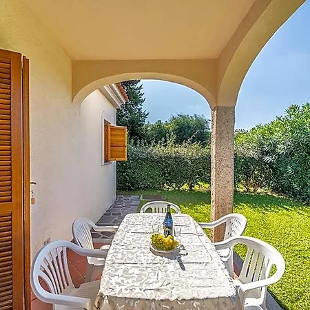 Lejlighedshotel Iss Travel, L'avru - 700 M From La Cinta San Teodoro (Sardinia)