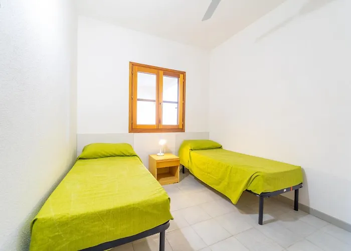Aparthotel Iss Travel, L'avru - 700 M From La Cinta 3*
