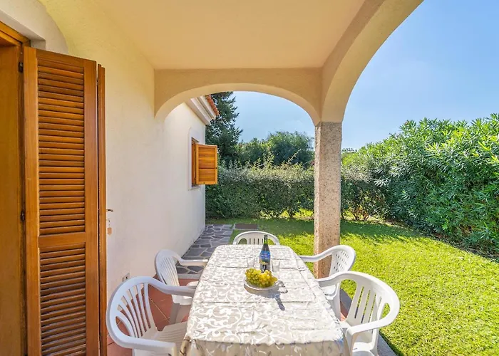 Aparthotel Iss Travel, L'avru - 700 M From La Cinta 3*