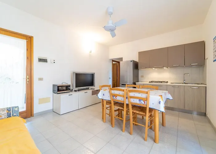 Aparthotel Iss Travel, L'avru - 700 M From La Cinta 3*