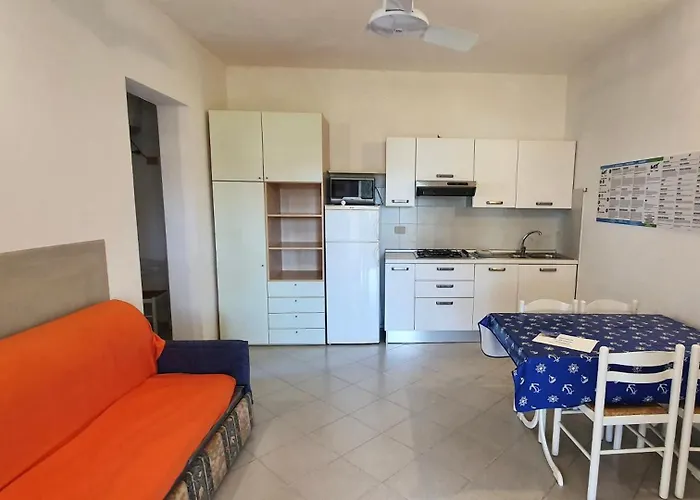 Iss Travel, L'avru - 700 M From La Cinta Aparthotel 3*